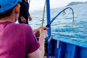 Cruise bij zonsondergang & nachtvissen op inktvissen in Phu Quoc