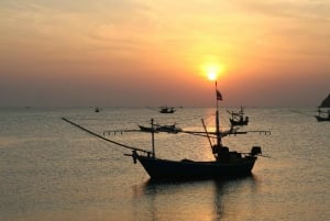 Cruise bij zonsondergang & nachtvissen op inktvissen in Phu Quoc