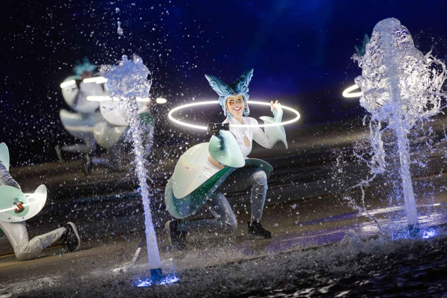 Sunset Town – Kiss of the Sea Show med privat transfer