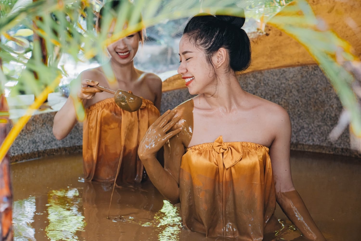 Versailles Mud Bath, Spa & Beach Club - Tắm Bùn Phú Quốc