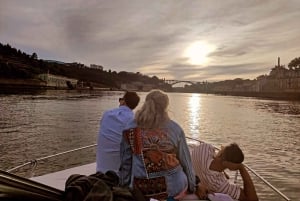 6 Brücken, Nicht geteilte Bootstour 1h30m, Gruppenpreis bis zu 6px