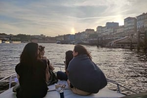 6 Brücken, Nicht geteilte Bootstour 1h30m, Gruppenpreis bis zu 6px