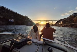 6 Brücken, Nicht geteilte Bootstour 1h30m, Gruppenpreis bis zu 6px