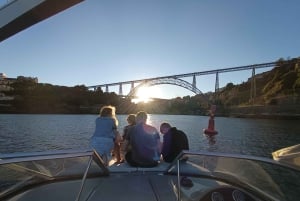 6 Brücken, Nicht geteilte Bootstour 1h30m, Gruppenpreis bis zu 6px