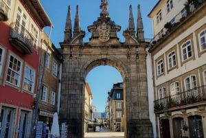 Visita Histórica y Cultural de Braga y Guimarães desde Oporto
