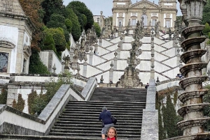 BRAGA E GUIMARÃES: Historical Private Tour from Porto