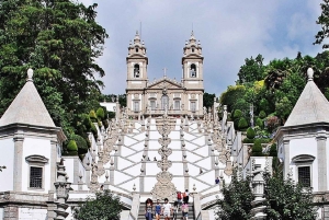 BRAGA E GUIMARÃES: Historical Private Tour from Porto