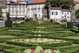 BRAGA E GUIMARÃES: Historical Private Tour from Porto