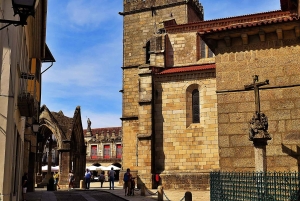 BRAGA E GUIMARÃES: Historical Private Tour from Porto