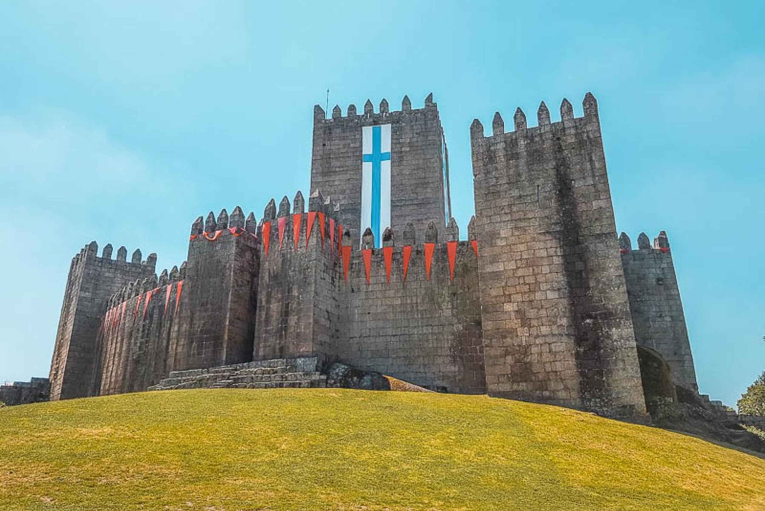 Bragan ja Guimarãesin päiväretki Portosta, pieni ryhmä 8 h, paikallinen opas