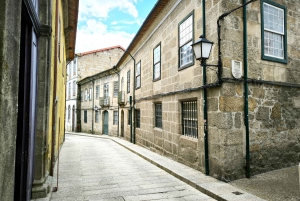 Braga & Guimarães Tour: Small Historical Group Tour