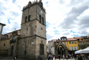 Braga & Guimarães Tour: Small Historical Group Tour