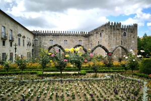 Braga & Guimarães Tour: Small Historical Group Tour