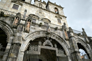 Braga & Guimarães Tour: Small Historical Group Tour
