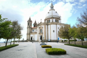 Braga & Guimarães Tour: Small Historical Group Tour