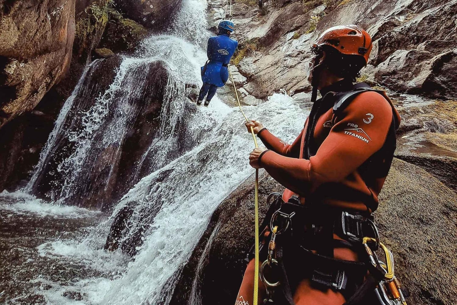 ジェレス国立公園でのキャニオニング