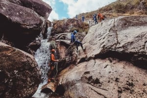 ジェレス国立公園でのキャニオニング