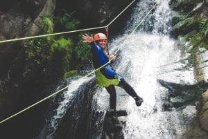 ジェレス国立公園でのキャニオニング