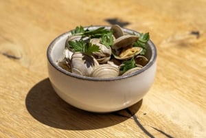 Visite du marché de Porto sous la direction d'un chef et cours de tapas portugaises + vin