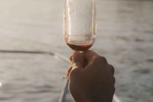 Douro-joen risteily purjeveneellä Cheese & Tonic Portossa