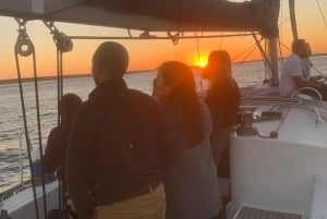 Sejlbådsoplevelse ved solnedgang på Douro i Porto