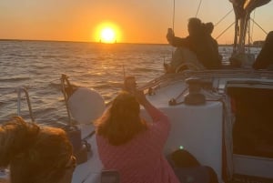 Sejlbådsoplevelse ved solnedgang på Douro i Porto