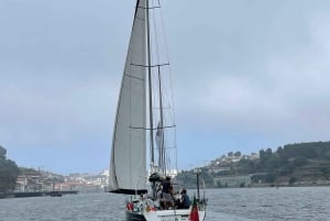 Sejlbådsoplevelse ved solnedgang på Douro i Porto
