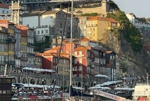 Sejlbådsoplevelse ved solnedgang på Douro i Porto