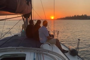 Sejlbådsoplevelse ved solnedgang på Douro i Porto