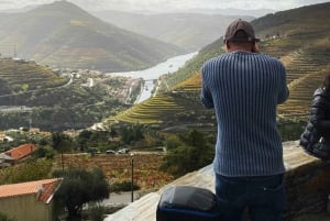 Z Porto: 2 winiarnie butikowe z lunchem i godzinny rejs