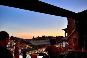 Oporto: tour a pie con aperitivos y bebidas por la noche