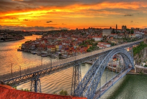 Однодневная поездка в Фатиму и Порту с местным экскурсоводом (небольшая группа)