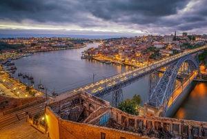 Однодневная поездка в Фатиму и Порту с местным экскурсоводом (небольшая группа)