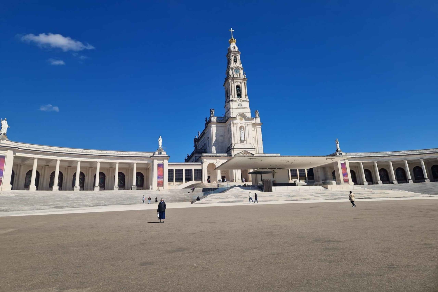 Dagtrip naar het heiligdom van Fatima en het dorp Pastorinhos vanuit Porto
