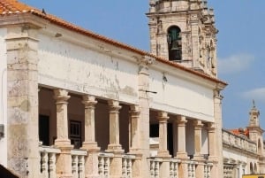 Fra Lisboa: Porto Transfer med Óbidos & Nazaré Tours