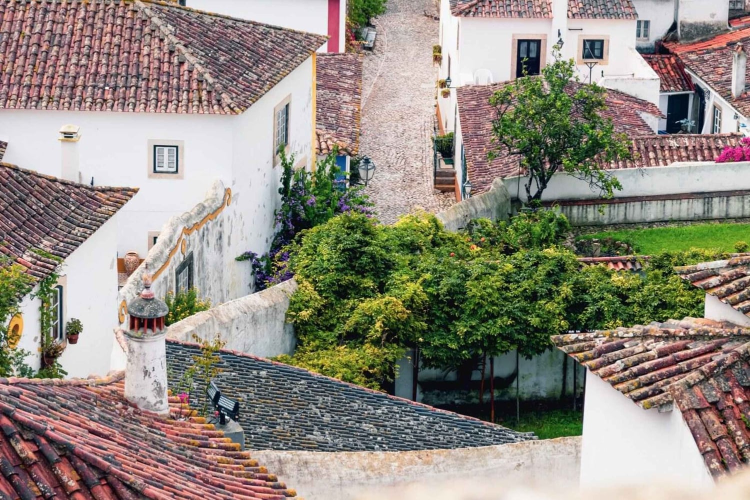 From Lisbon: Tansfer to Porto with stops until 3 cities