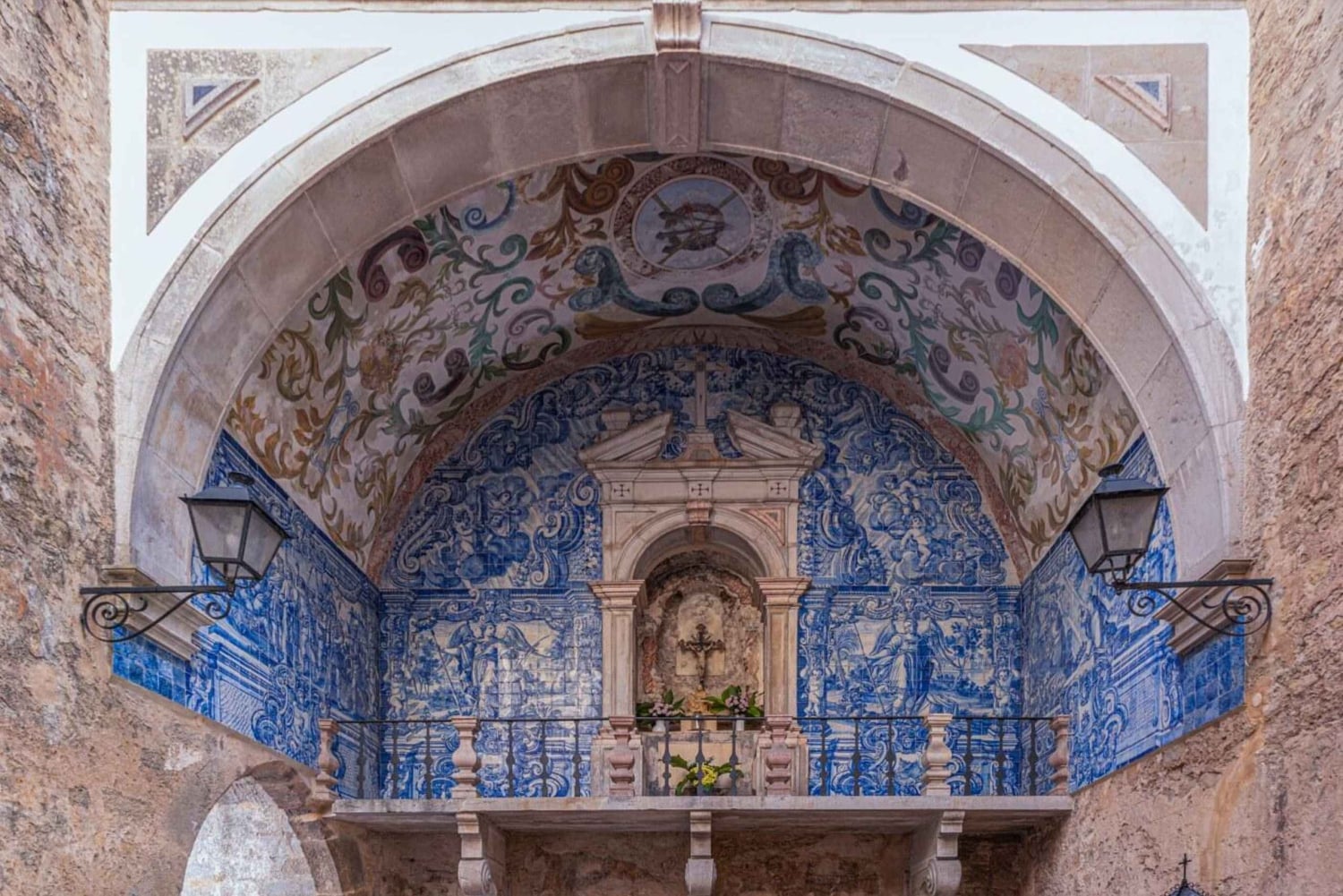 From Lisbon: Tansfer to Porto with stops until 3 cities