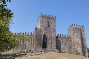 Do Porto: Tour de Guimarães (4 horas) - Meio dia