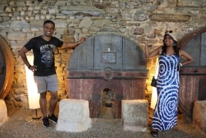 From Porto: 2 Boutique Wineries w/ Winery Lunch & 1-h cruise