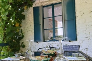 From Porto: 2 Boutique Wineries w/ Winery Lunch & 1-h cruise