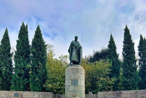 ポルト発：ブラガとギマランイス日帰りツアー（昼食付