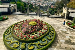 ポルト発：ブラガとギマランイス日帰りツアー（昼食付