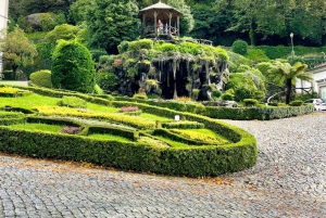 ポルト発：ブラガとギマランイス日帰りツアー（昼食付