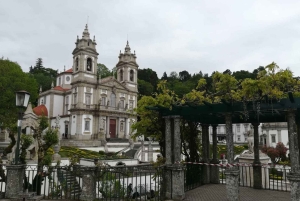 From Porto: Braga and Guimarães Day Trip with Lunch
