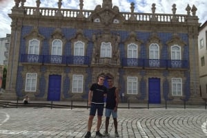 Из Порту: тур на целый день в Брагу и Гимарайнш с обедом