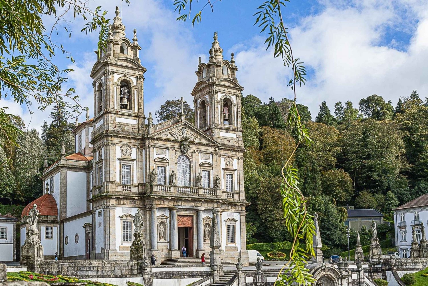 From Porto: Braga & Guimarães full day experience with lunch