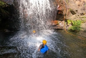 Depuis Porto : expérience de canyoning dans le géoparc d'Arouca