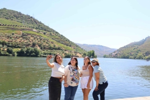 Ab Porto: Besichtigung des Douro-Tals mit 1 Weingutbesuch