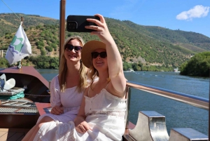 Ab Porto: Besichtigung des Douro-Tals mit 1 Weingutbesuch