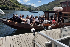 Depuis Porto : Vallée du Douro avec vignobles, déjeuner et excursion en bateau
